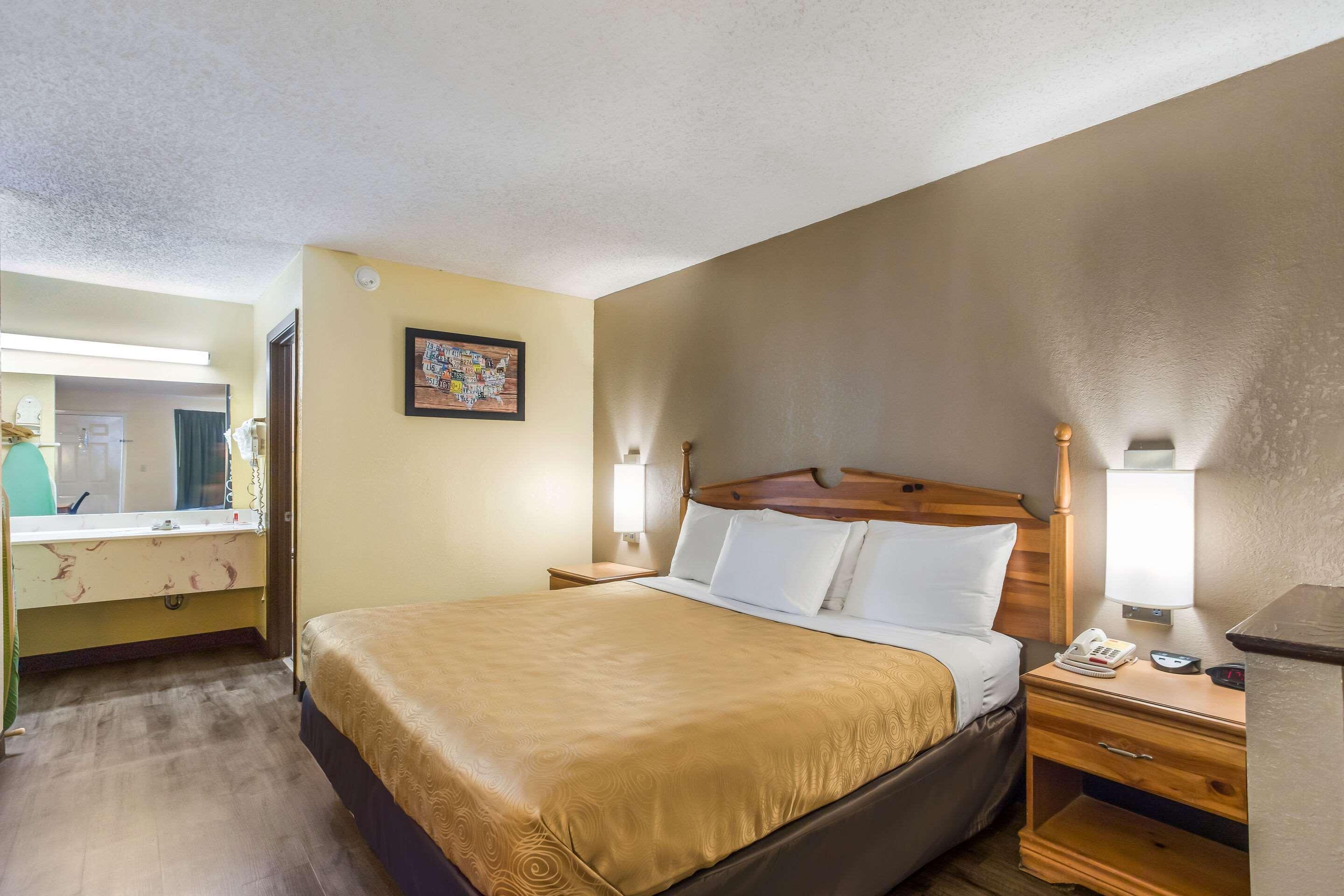 econo lodge Clinton Esterno foto